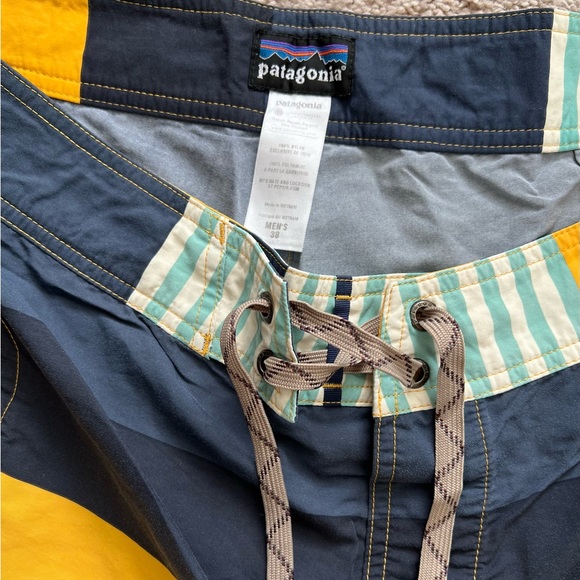 Men’s Patagonia Board Shorts Swim Trunks, Set of 2 - Picture 7 of 8